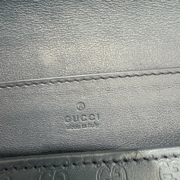 Authentic Gucci Navy Leather Wristlet - Picture 9 of 16